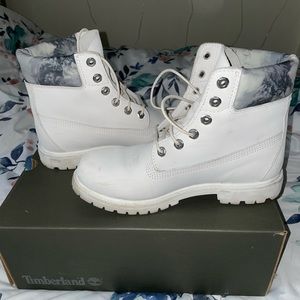 Size 9 White Timberland Boots